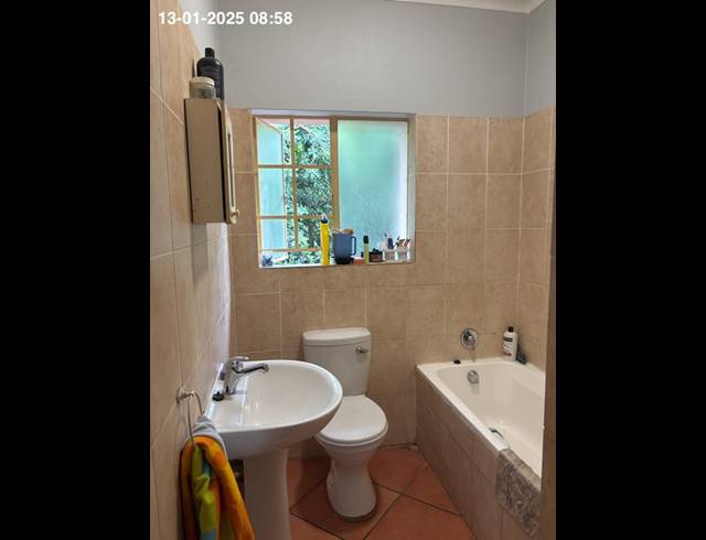 3 BEDROOM HOUSE TO LET IN WEST ACRES